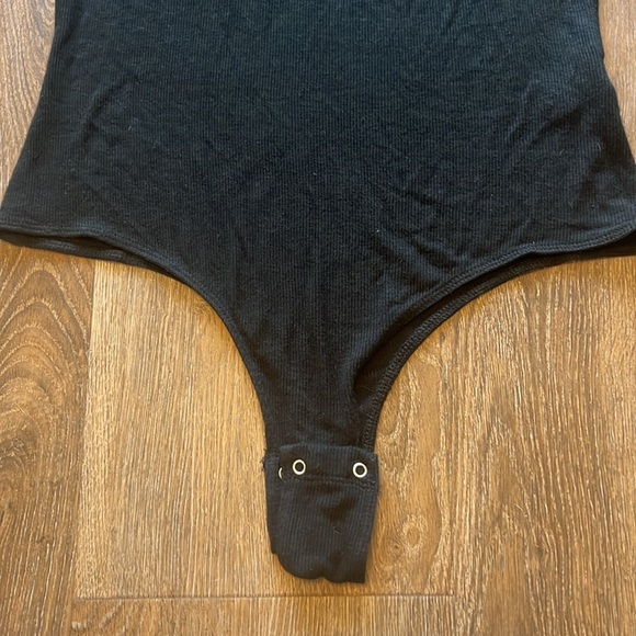 Dynamite v-neck black bodysuit with long sleeves - Picture 3 of 6